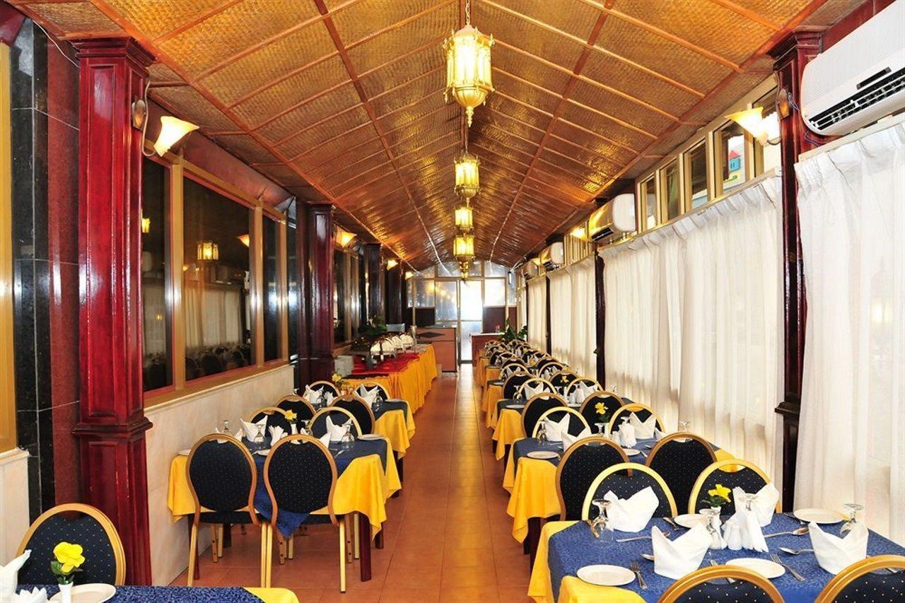 Safeer Hotel Suites Maskat Restaurace fotografie